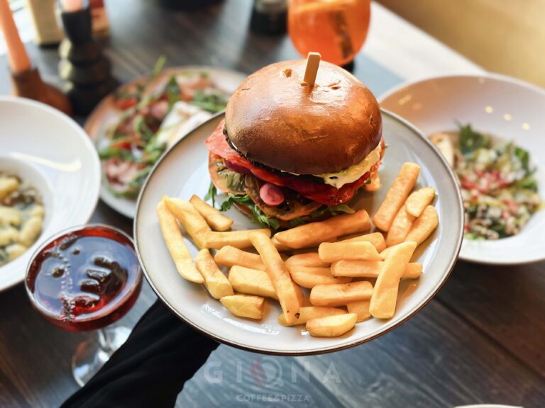 Chesburgery z frytkami