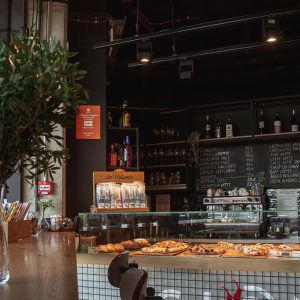 Lokal Giona widok na ladę