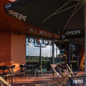 Lokal Giona piękny taras